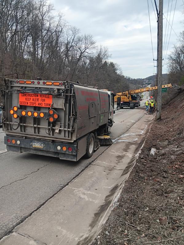 Pittsburgh_Construction_Sweeping_Three_Rivers_Power_Sweep